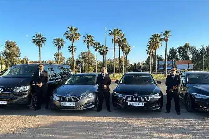 Mercedes E-Class waiting outside a Marrakech riad for an Amoudo Journeys private chauffeur engagement